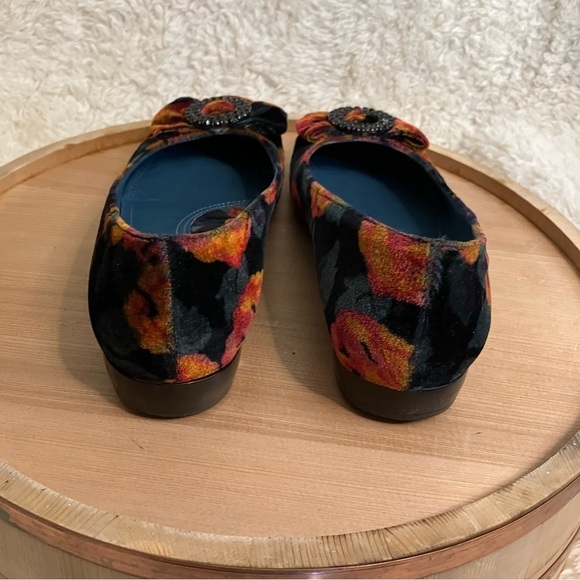 Via Spiga Velvet Floral Jewel Brocade Ballet Flat size 7.5 - Picture 8 of 8
